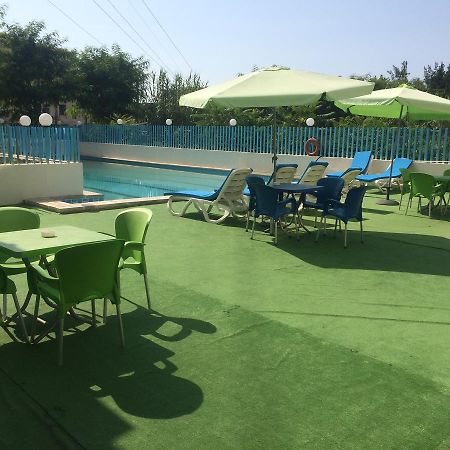 Queens Land Hotel Jounieh Exterior photo